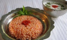 Domatesli Pirinç Pilavı Tarifi Yapılışı