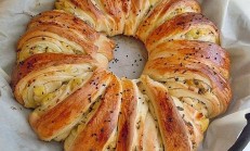 Mayalı Hamurdan Güneş Börek