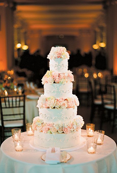 canlı gül detaylı düğün pastası