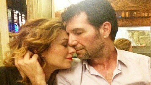 Aşk Doktoru Mehmet Coşkundeniz Eşinden Ayrıldı