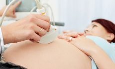 Hamile bir kadın düşük yaptığını nasıl anlar – belirtiler nedenler nelerdir