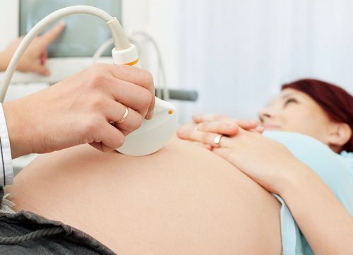 Hamile bir kadın düşük yaptığını nasıl anlar – belirtiler nedenler nelerdir