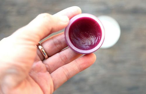 Evde Doğal ve Renkli Dudak Balmı / Parlatıcısı Yapımı